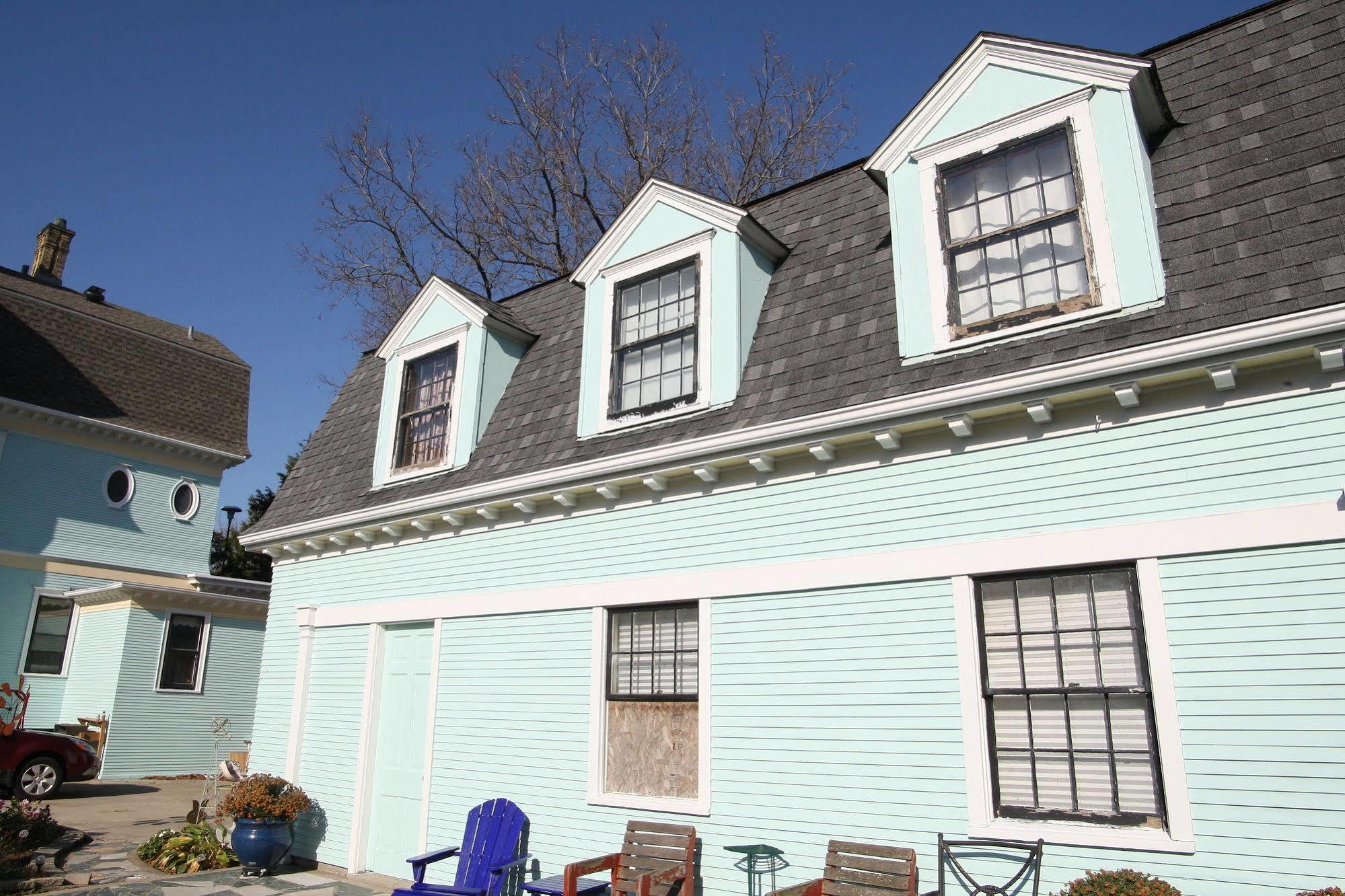 Christmas House Bed & Breakfast Racine Bagian luar foto