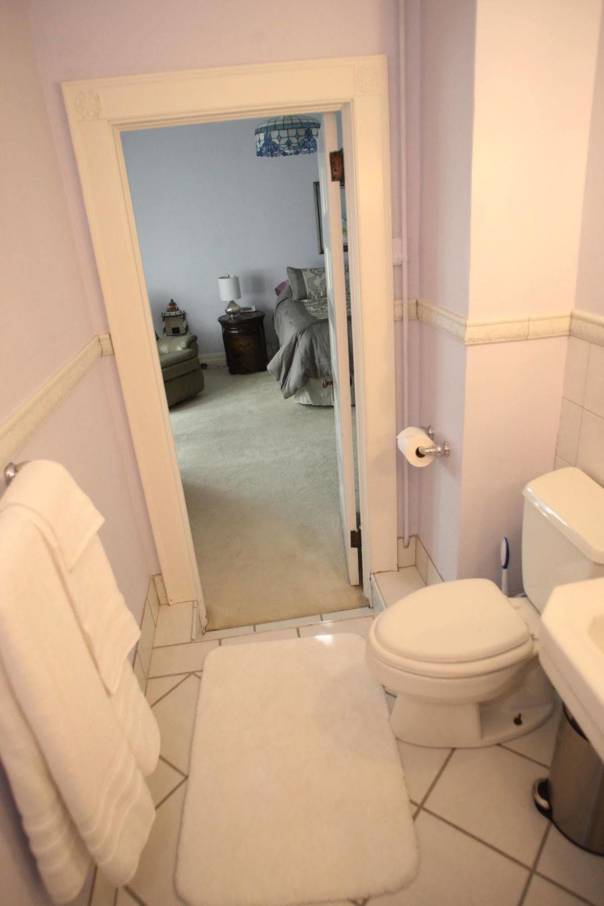 Christmas House Bed & Breakfast Racine Bagian luar foto