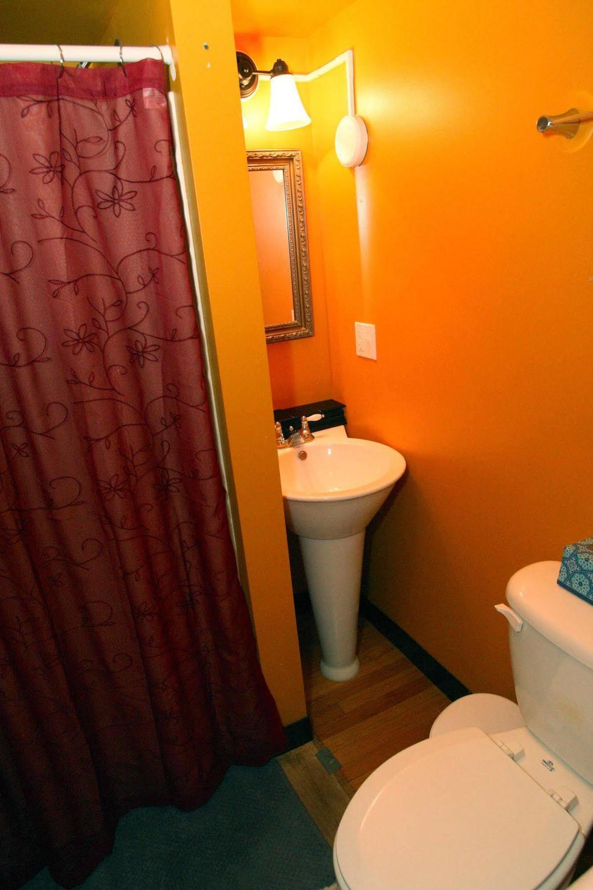 Christmas House Bed & Breakfast Racine Bagian luar foto