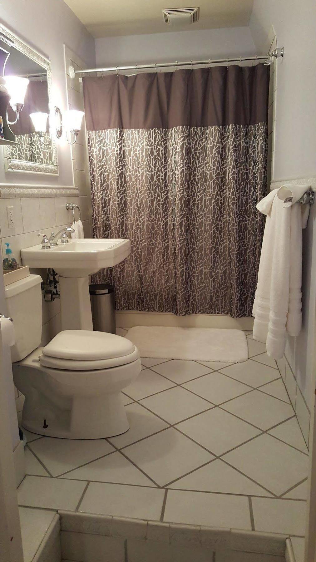 Christmas House Bed & Breakfast Racine Bagian luar foto
