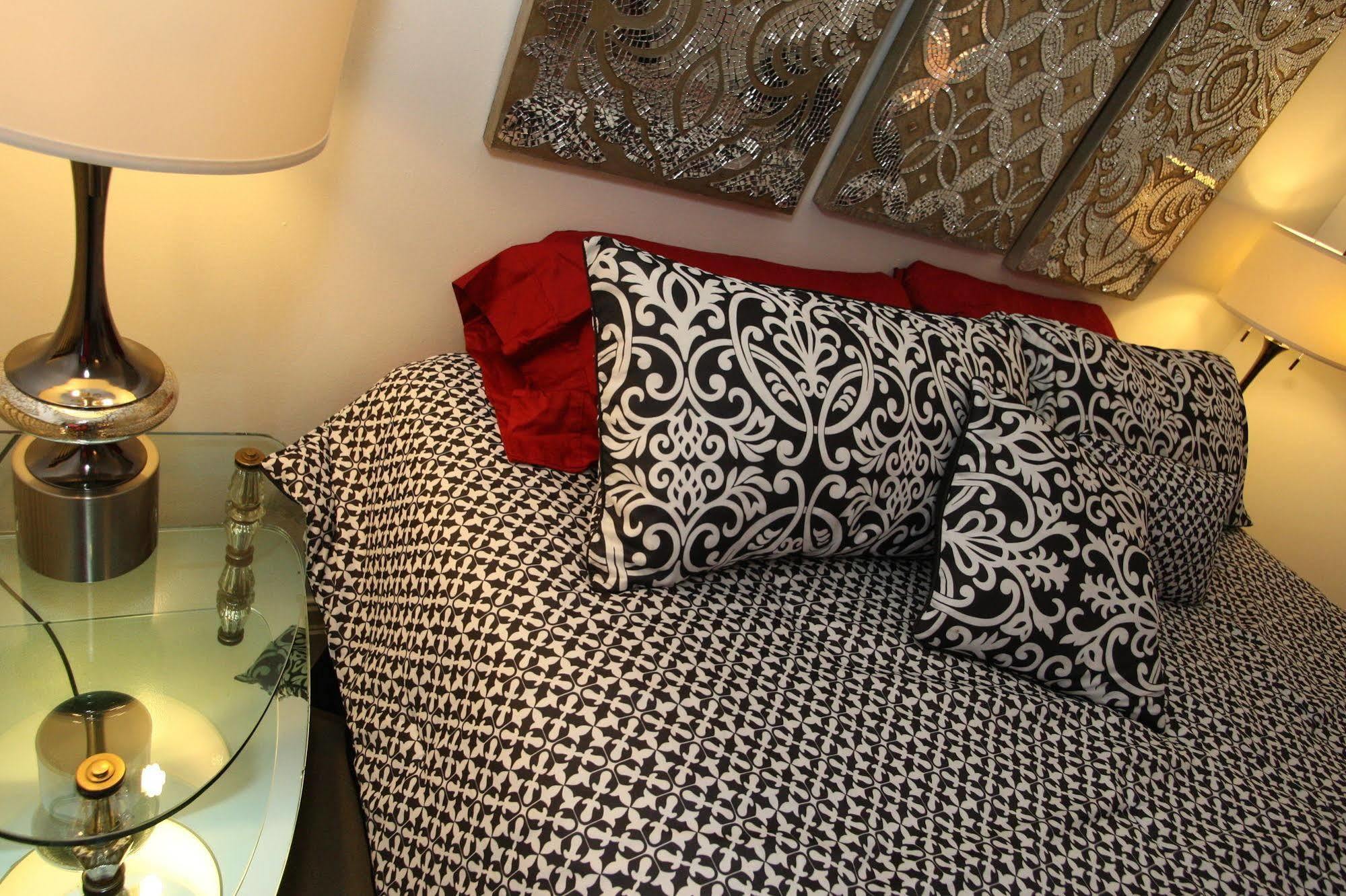 Christmas House Bed & Breakfast Racine Bagian luar foto