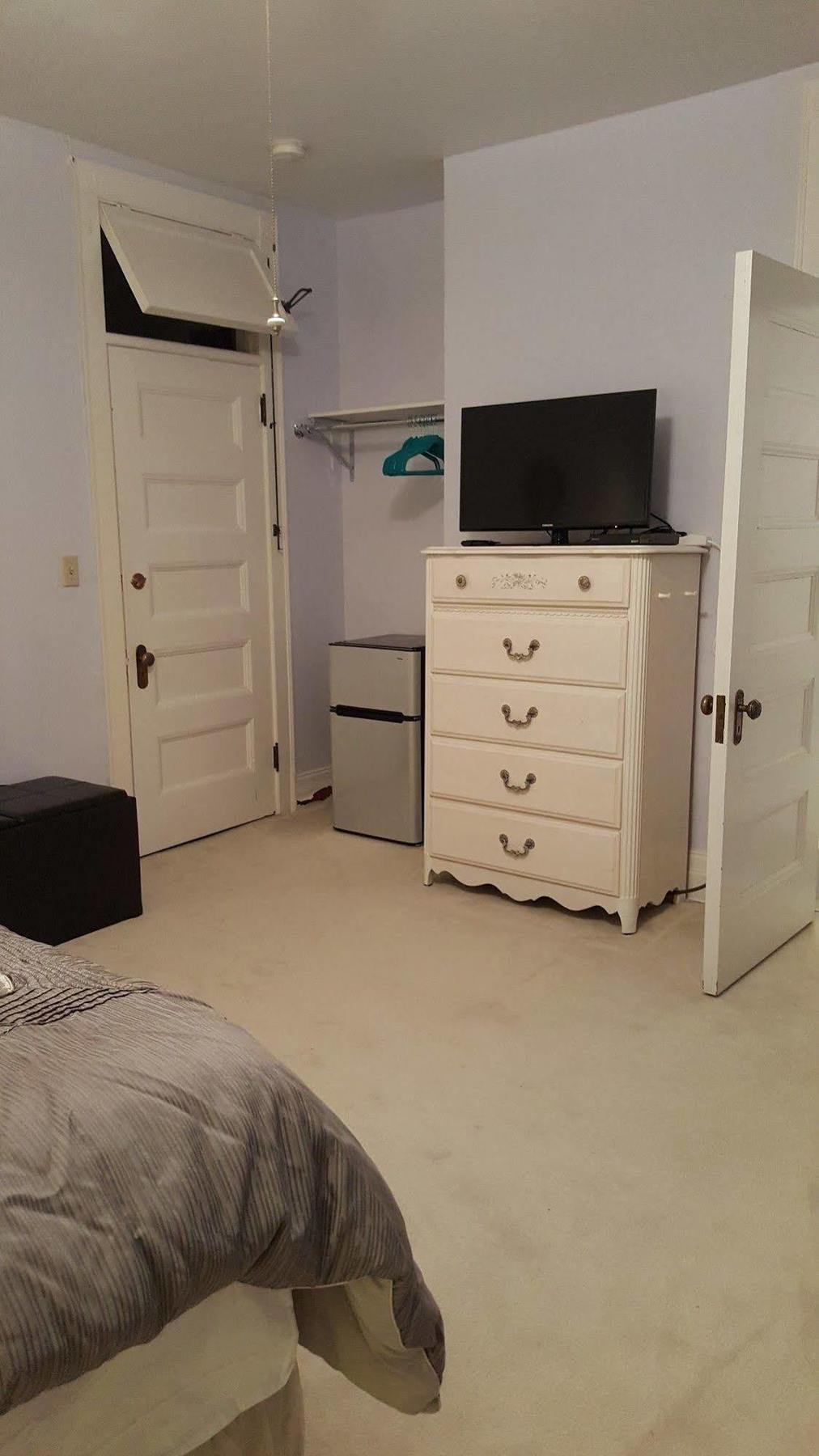 Christmas House Bed & Breakfast Racine Bagian luar foto